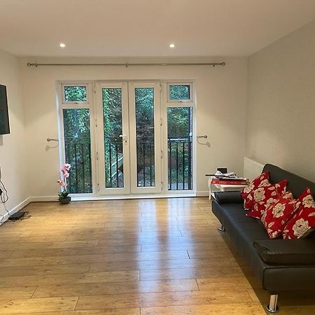 Luxurious & Cosy Apartment In Surrey Weybridge Esterno foto