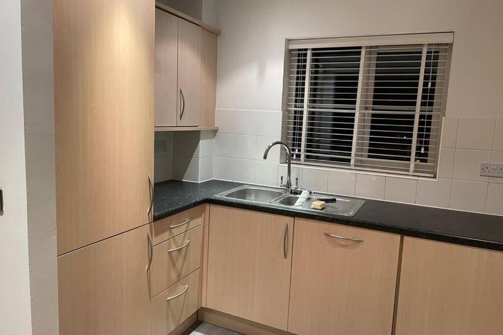 Luxurious & Cosy Apartment In Surrey Weybridge Esterno foto